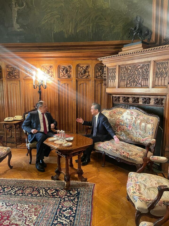 Lavrov Çinin baş diplomatı ilə görüşdü, açıqlamalar verdi