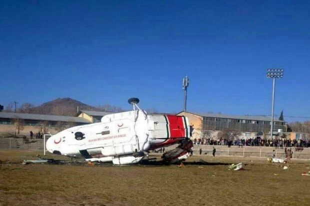 İranda nazirin olduğu helikopter qəzaya uğradı