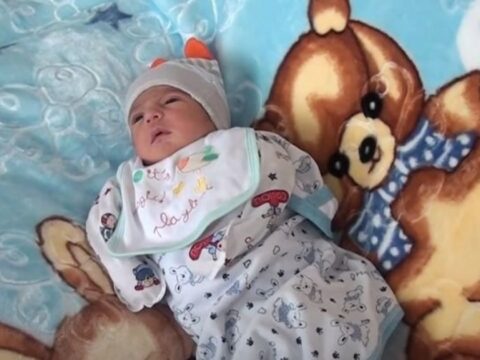 Ağalıda dünyaya gələn ilk körpə üçün birdəfəlik müavinət VERİLDİ