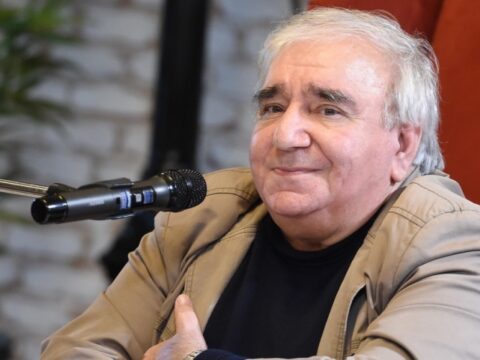 “Onun dünyayla mənim misralarımla vidalaşmağından çox təsirləndim…”