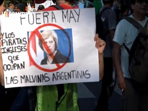 Argentina Folkland adalarını qaytarmaq üçün İngiltərə ilə sazişdən çıxır