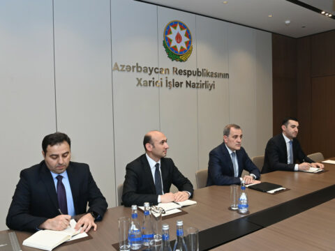 Nazir fransız senatorla normallaşma prosesini müzakirə etdi 