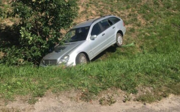 Şəmkirdə “Mercedes” aşıb, xəsarət alanlar var