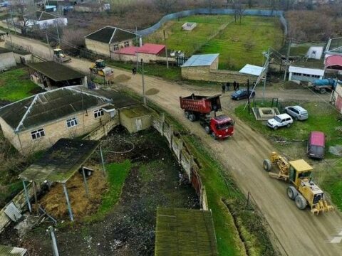 Xaçmazda 10 yaşayış məntəqəsinin yolu yenidən qurulur