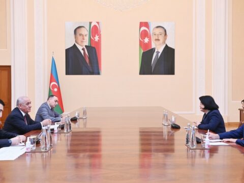Əli Əsədov Kamboca rəsmisi ilə görüşdü 