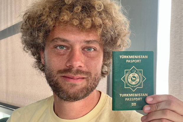 Varlamov Türkmənistan vətəndaşı oldu – FOTO