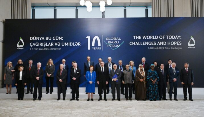 X Qlobal Bakı Forumunun panel iclasları başlayıb