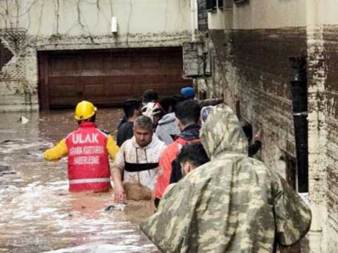 Adıyaman və Şanlıurfada daşqınlar nəticəsində 10 nəfər həlak olub