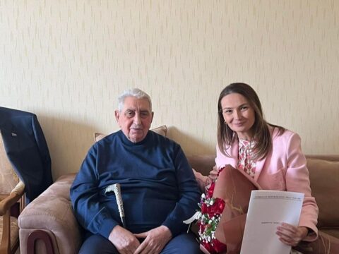 Qənirə Paşayeva Arif Babayevi təbrik etdi