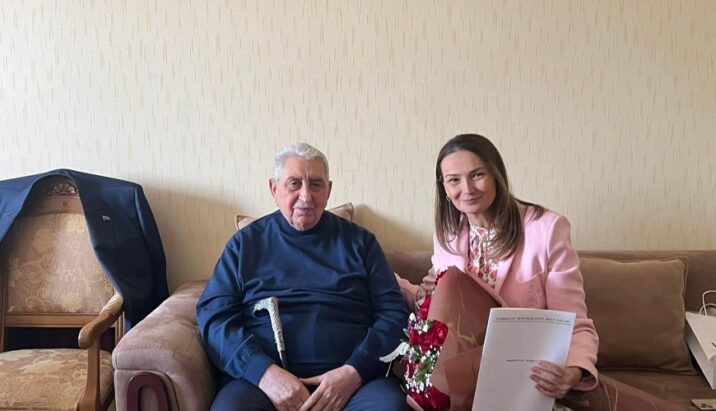 Qənirə Paşayeva Arif Babayevi təbrik etdi
