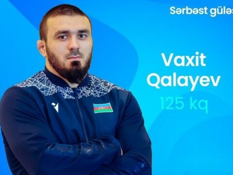 Azərbaycan güləşçisi erməniyə qalib gəlib yarımfinala çıxdı