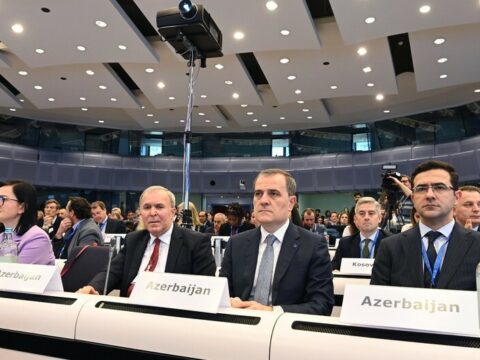Ceyhun Bayramov Türkiyə ilə bağlı konfransda iştirak edir