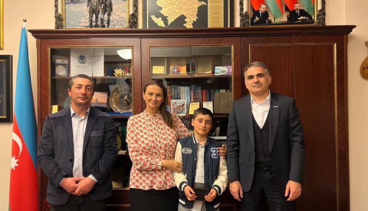 Qənirə Paşayeva istedadlı məktəbli İbrahim Zeynalov və onun ailəsi ilə görüşdü- FOTOLAR