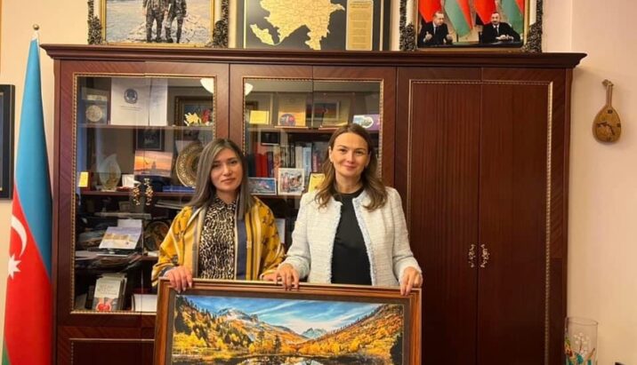 Qənirə Paşayeva Vətən Müharibəsinin “Rəşadət” ordenli şəhid zabiti Tural Zeynalovun xanımı ilə görüşdü
