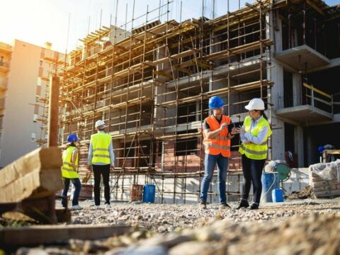 Azərbaycanda tikintiyə yönəldilən investisiyaların həcmi kəskin artıb