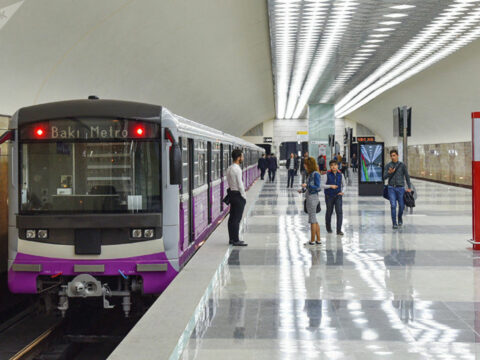 Metronun bütün stansiyalarına girişi bağlanır