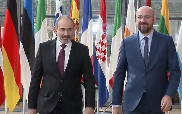 Şarl Mişel Paşinyanla regiondakı son durumu müzakirə etdi