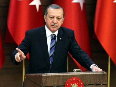 Ərdoğanın diplomu ictimaiyyətə təqdim olundu – FOTO
