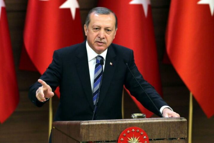 Ərdoğanın diplomu ictimaiyyətə təqdim olundu – FOTO