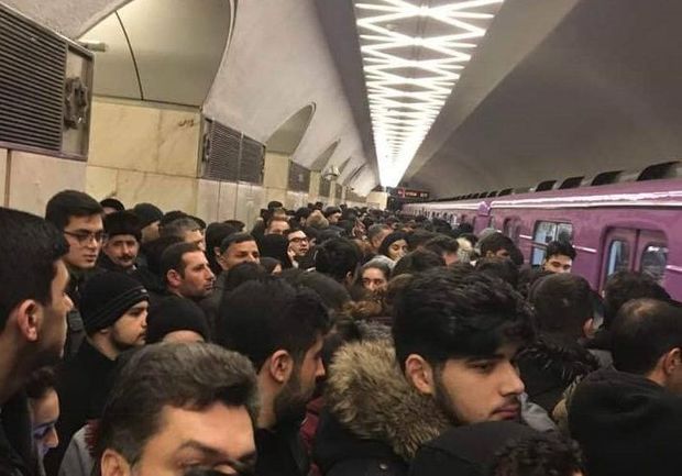 Tətildən sonra basabas… – Metroda nə baş verir? 