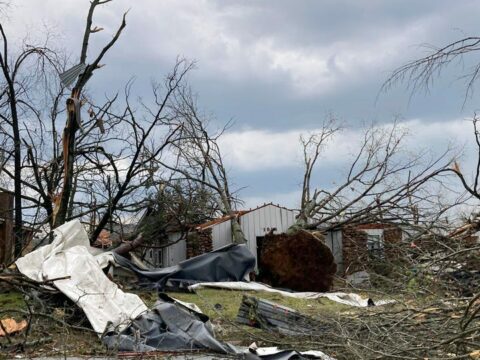 Tornado 3 nəfərin ölümünə səbəb oldu – 600 yaralı var 