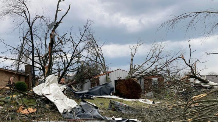 Tornado 3 nəfərin ölümünə səbəb oldu – 600 yaralı var 