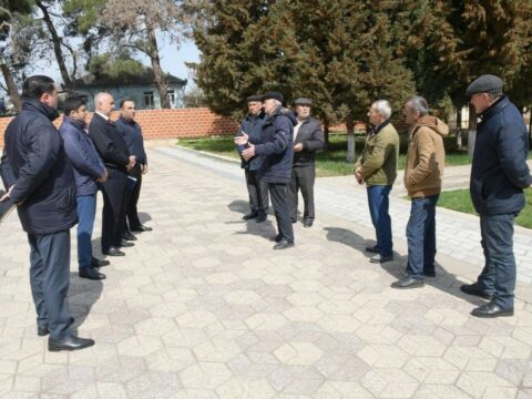 “Açıq mikrofon” aksiyası davam edir