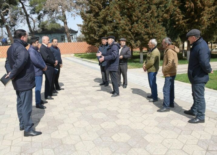 “Açıq mikrofon” aksiyası davam edir