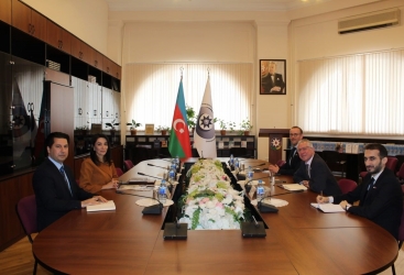 Ombudsman Əfv Komissiyasına müraciət edib