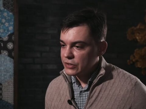 Putinin mühafizəçisi Rusiyadan qaçdı və onu “müharibə cinayətkarı” adlandırdı…