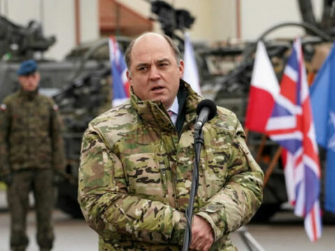 “Finlandiya Putin üçün dərs olsun”