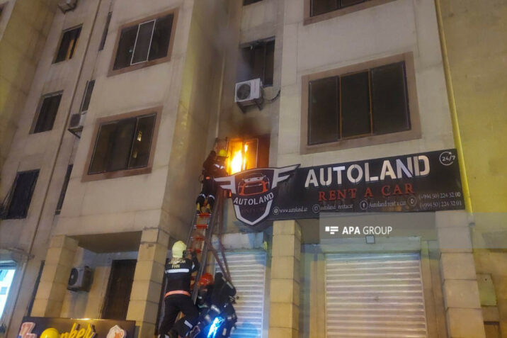 Bakıda yaşayış binasında yanğın olub – FOTO