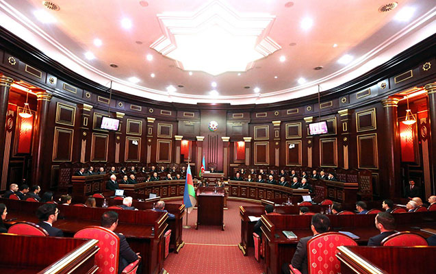 Ali Məhkəmənin yeni sədri and içdi 
