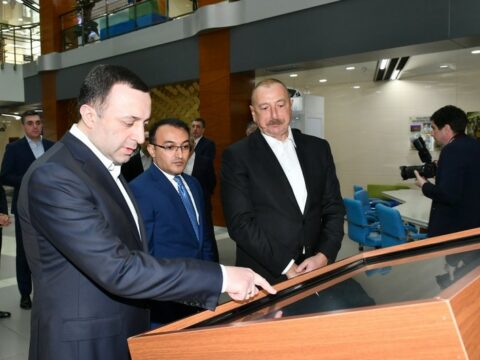 İlham Əliyev və Qaribaşvili “ASAN Xidmət”də