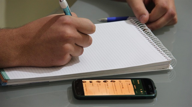 Özü ilə telefon gətirən 5 şagird imtahandan xaric olunub