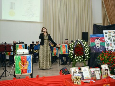 Aprel şəhidinin xatirəsi anıldı