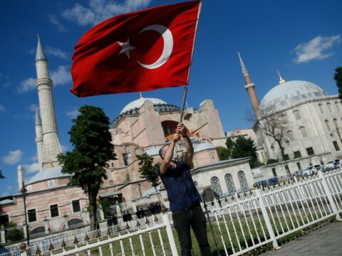 Türkiyədə seçkilərdə hakim partiyadan olan namizəd deputatların siyahısı dəyişib