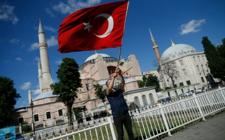 Türkiyədə seçkilərdə hakim partiyadan olan namizəd deputatların siyahısı dəyişib