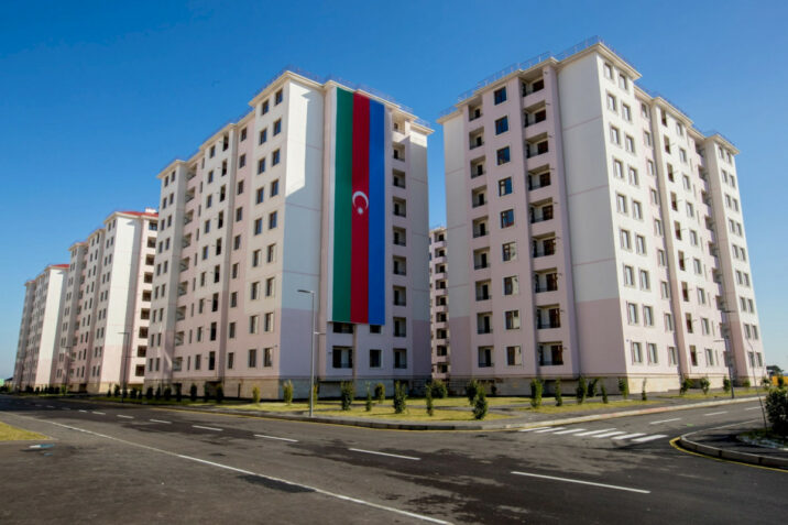 Daha 50 mənzil və fərdi ev şəhid ailələri vəqazilərə təqdim olundu
