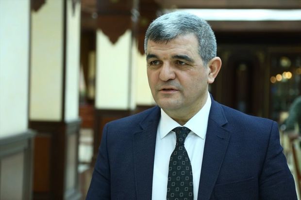 Fazil Mustafanın qardaşı: “Çiynində altı əzələsi tikilib”