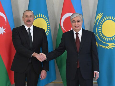 Prezidentlərin məhdud tərkibdə görüşü başlayıb