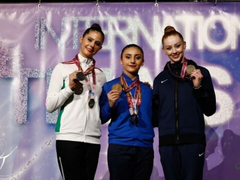 Beynəlxalq Qran Pridə uğurla çıxış etmiş Azərbaycanın gimnastları Vətənə qayıdıblar