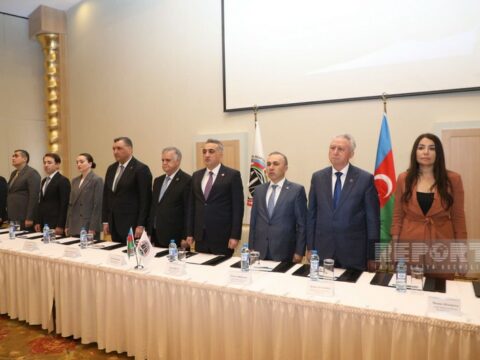 Yeni vəkillər and içiblər