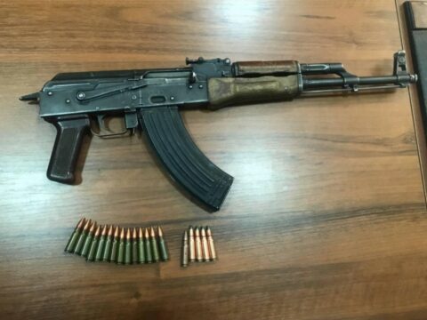 Keçmiş məhkumdan “Kalaşnikov” götürüldü