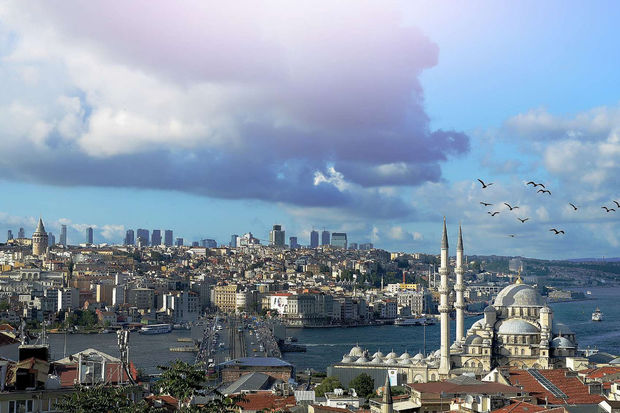 “İstanbulda 220 mindən çox yaşayış binası risk altındadır”