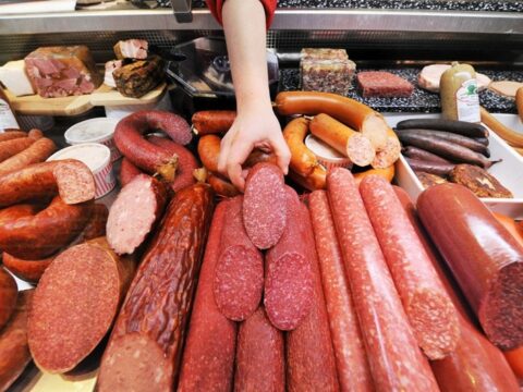 Daha bir neçə kolbasa və sosiska məhsulunda nöqsanlar aşkarlanıb