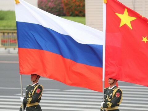 Putin Çinin müdafiə naziri ilə görüşüb