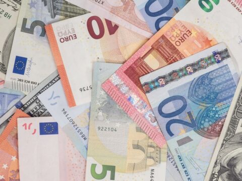 Azərbaycan Mərkəzi Bankının valyuta məzənnələri (17.04.2023)