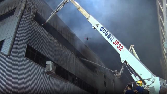 Çində fabrik yandı – 11 ölü