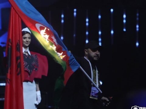 Azərbaycan İrəvanda bayrağımızı yandıran şəxsi beynəlxalq axtarışa verib
